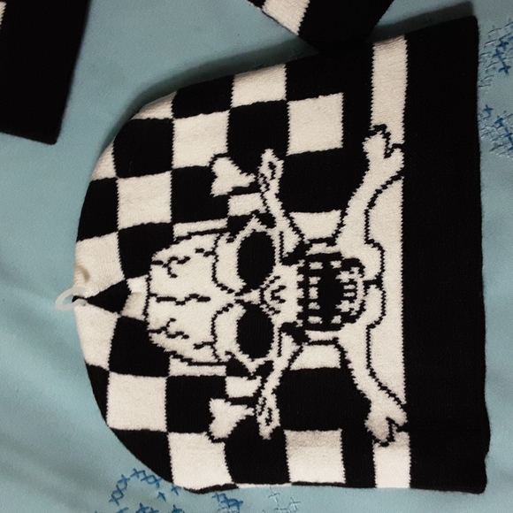 Set of 3 Knit Unisex Hats - Picture 2 of 4